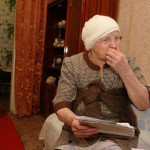Пенсионеры Карпинска просят чиновников прекратить бардак с начислениями за электроэнергию