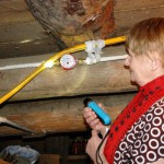 Жительница Карпинска добилась перерасчета платы за канализацию для всего частного сектора