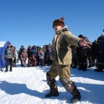 Не постеснявшись количества людей, Владимир Бабаев вышел в круг для танцев