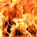 9 мая в Карпинске сгорел дом