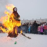 В Карпинске проводят зиму в воскресенье