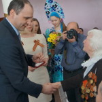 Зенитчице Зинаиде Павловне Николаевой также вручили памятную медаль. 