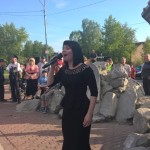 Лилия Кондратьева демонстирует свой прекрасный вокал
