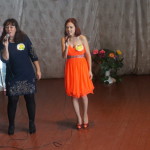 Семья Грязновых исполняет песню про маму
