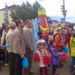Праздничное шествие вышло разноцветным и позитивным