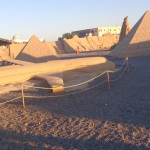 Парк скульптур из песка. Материала для шедевров - полно