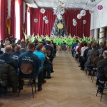 В зале ГДК собрались сотрудники пожарно-спасательных частей Карпинска и Волчанска