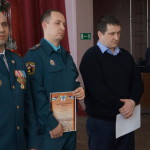 Глава Андрей Клопов наградил тех, кто занимается профилактикой пожаров и ЧС